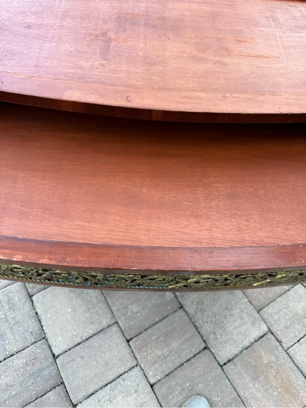 N/A elegant mahogany